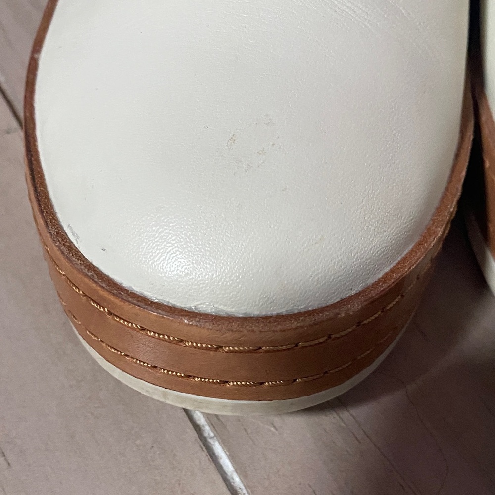 Vince White Leather Slip-On Mules with Tan Insole - Picture 3 of 9
